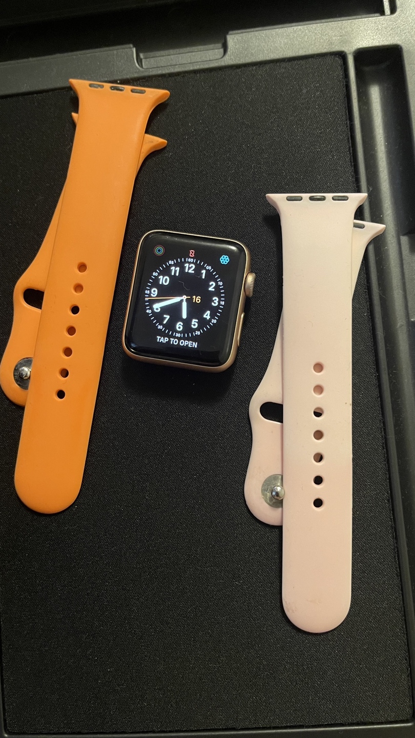 Apple Watch Series 3 (42mm) thumbnail