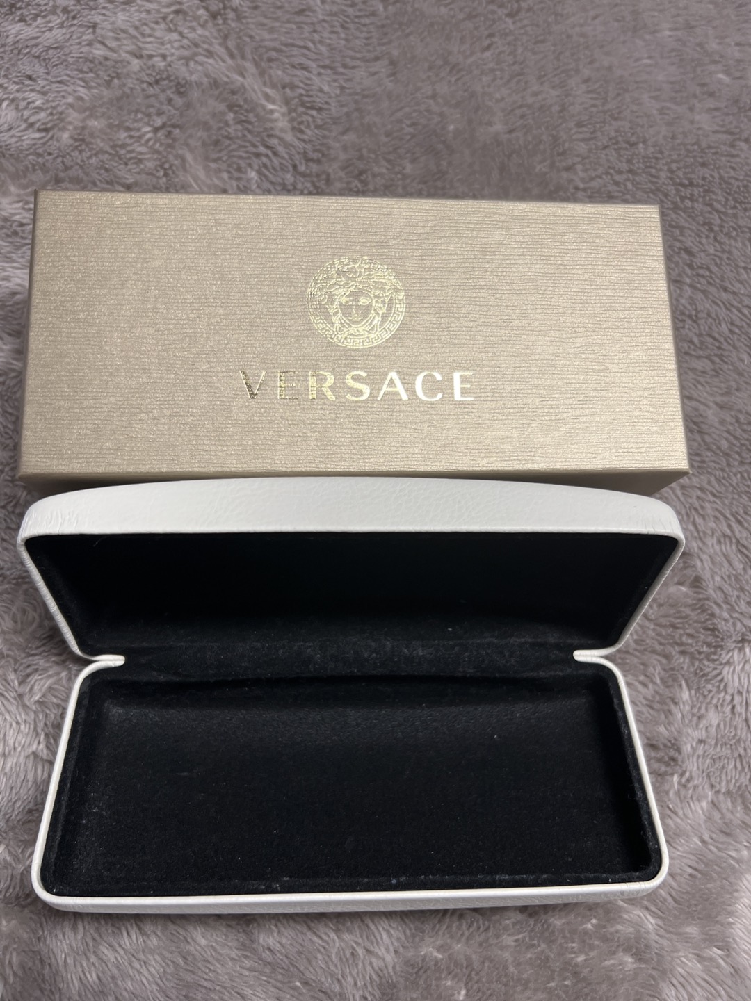 Versace case image indicator(2)