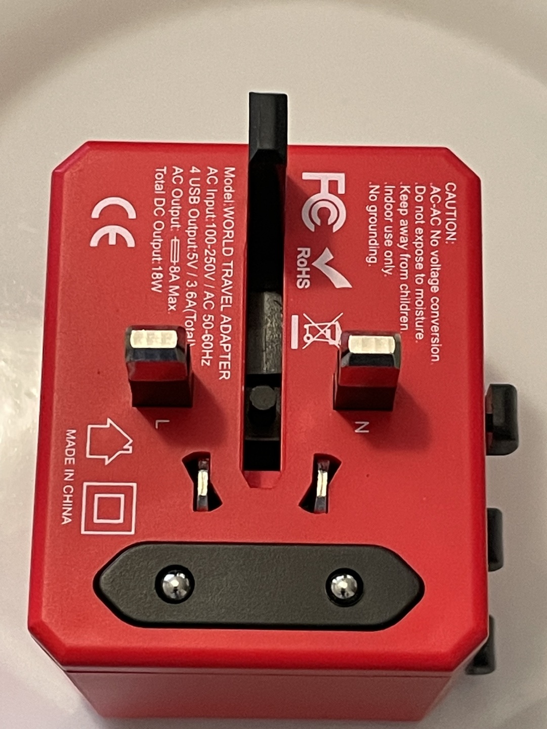 Universal International Travel Power Adapter image indicator(4)