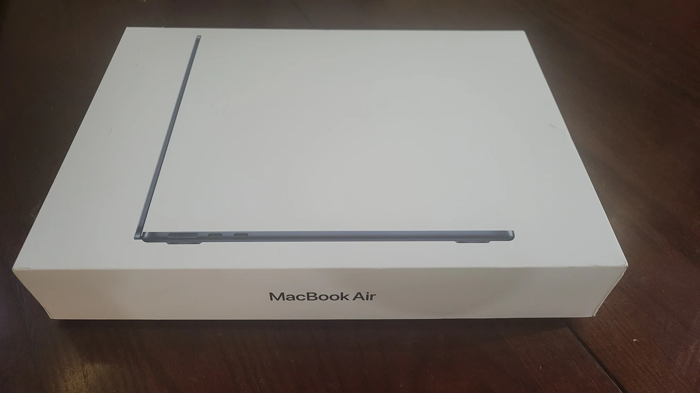 Brand New 22 Apple M2 MacBook Air - photo 2