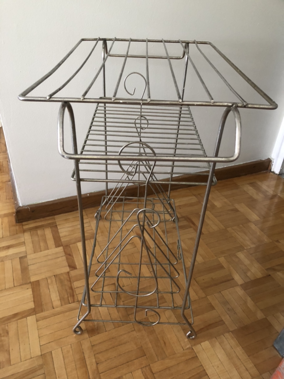 Vintage Record Player & Album Stand image indicator(3)