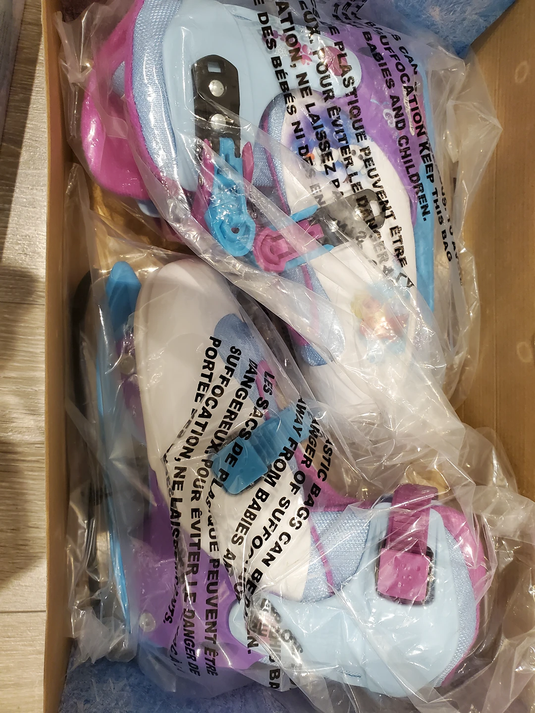 skates and helmet image indicator(3)