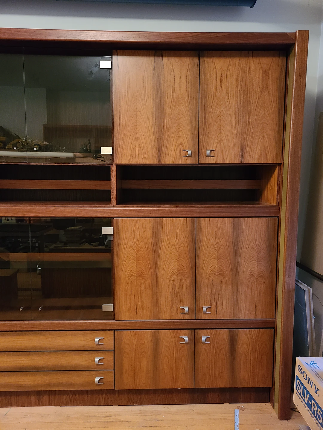 Large Vintage Wall Unit image indicator(4)