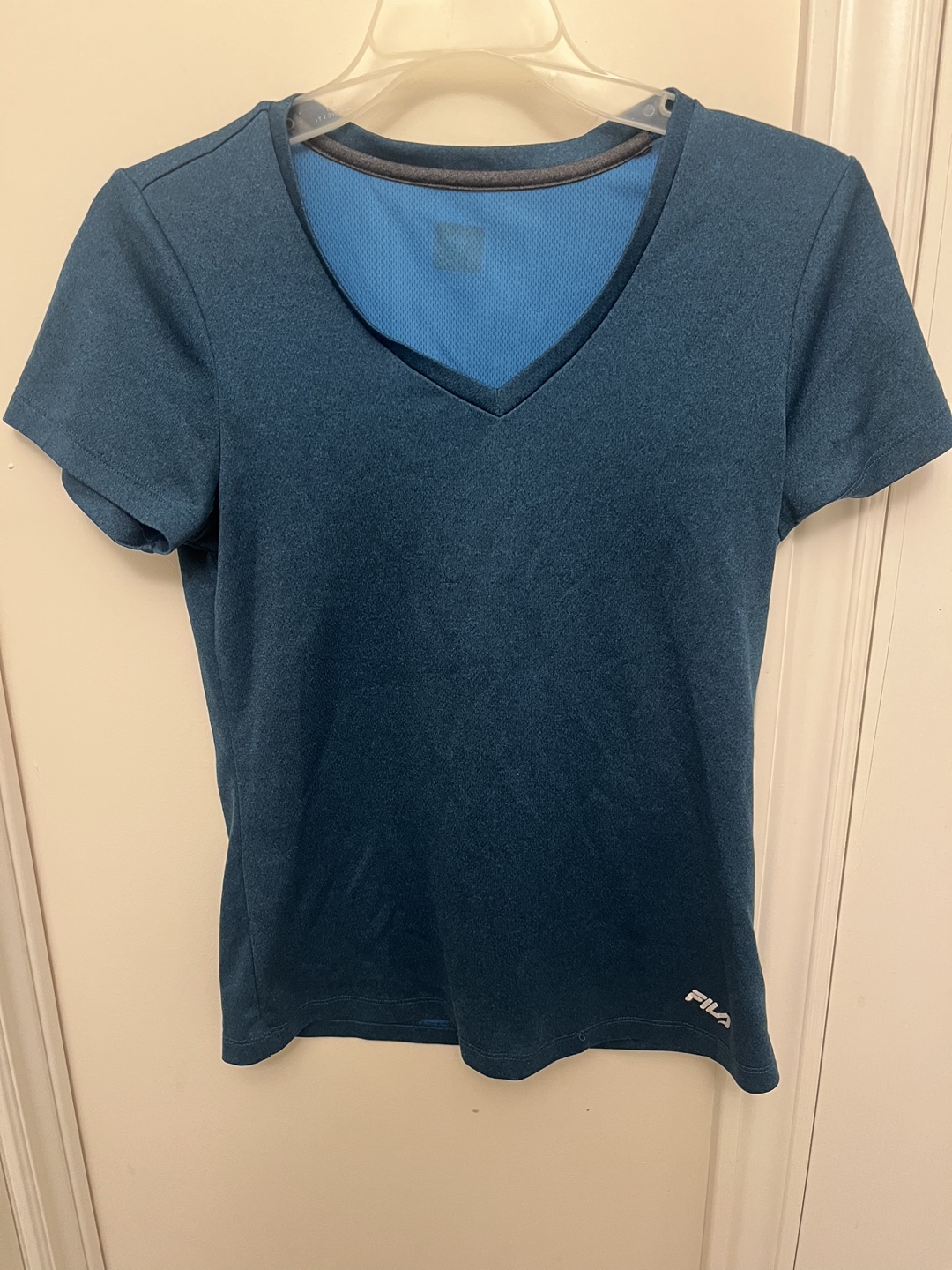 Fila yoga t-shirt(small) thumbnail