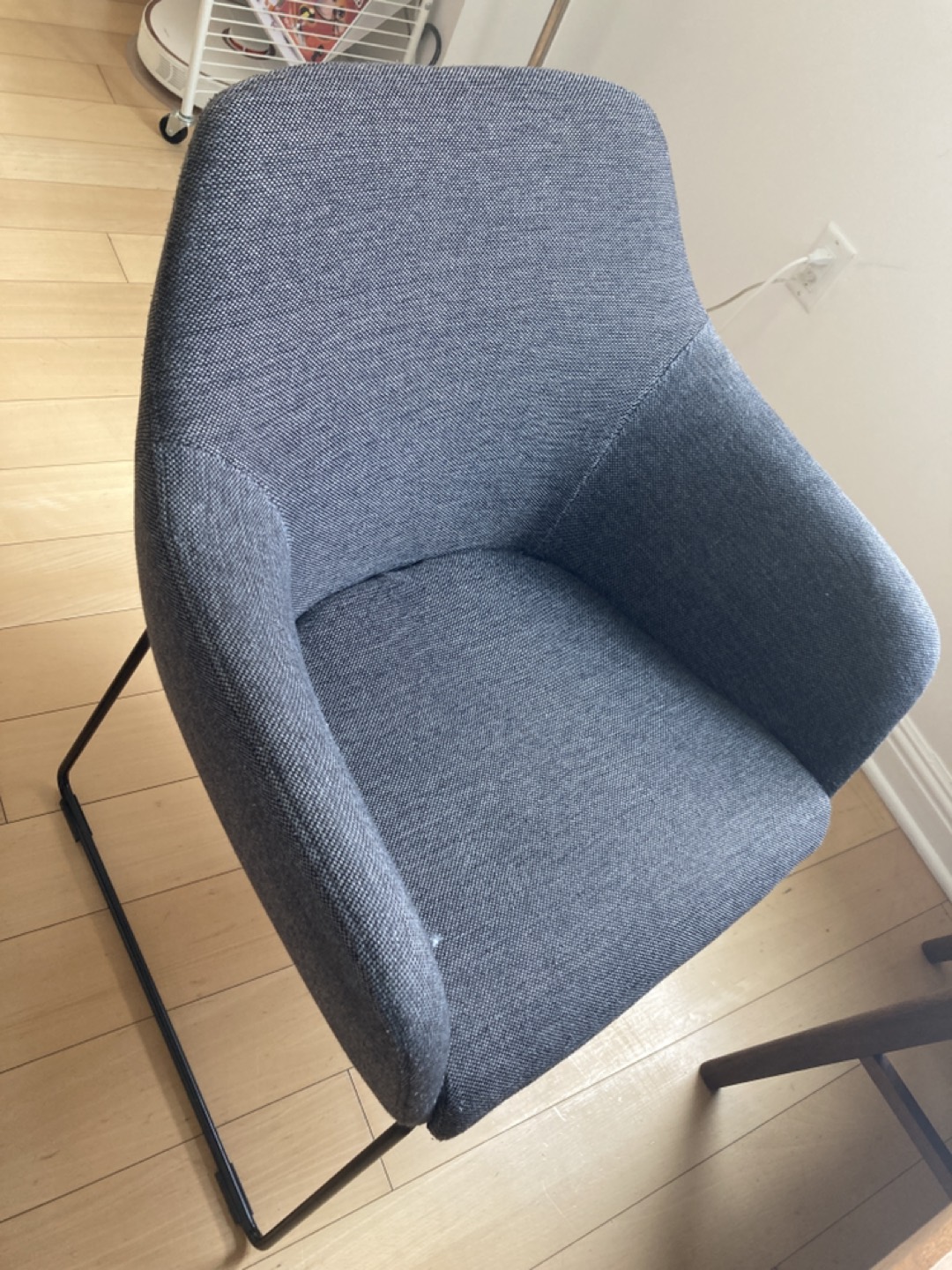 Ikea table and chair - photo 2