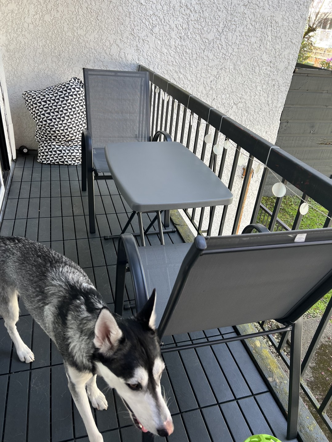 Patio chairs and foldable table set - photo 3