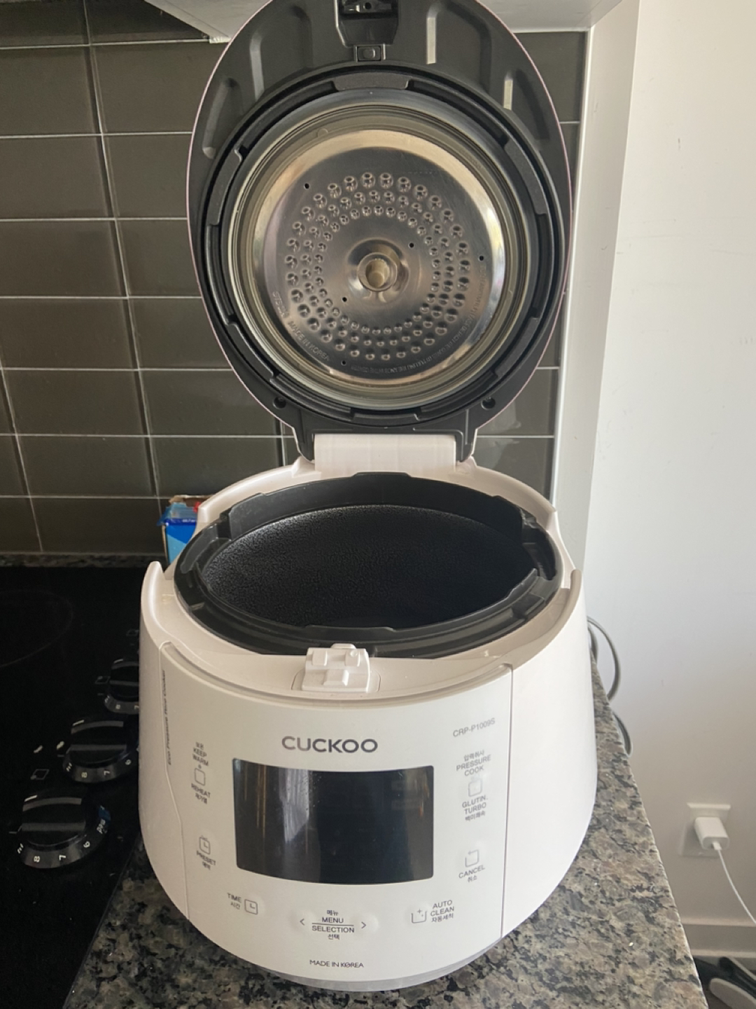 Rice cooker (moving sale) thumbnail