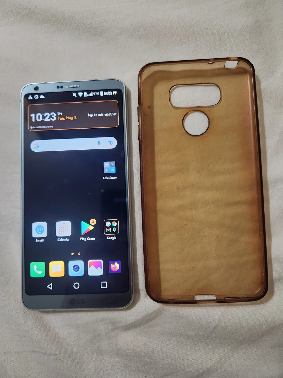 LG G6 phone - photo 3