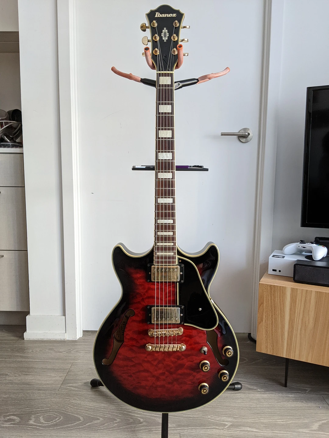 Ibanez AM93 Artcore Expressionist semi-hollow guitar