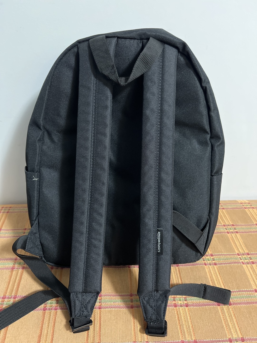Black backpack image indicator(2)