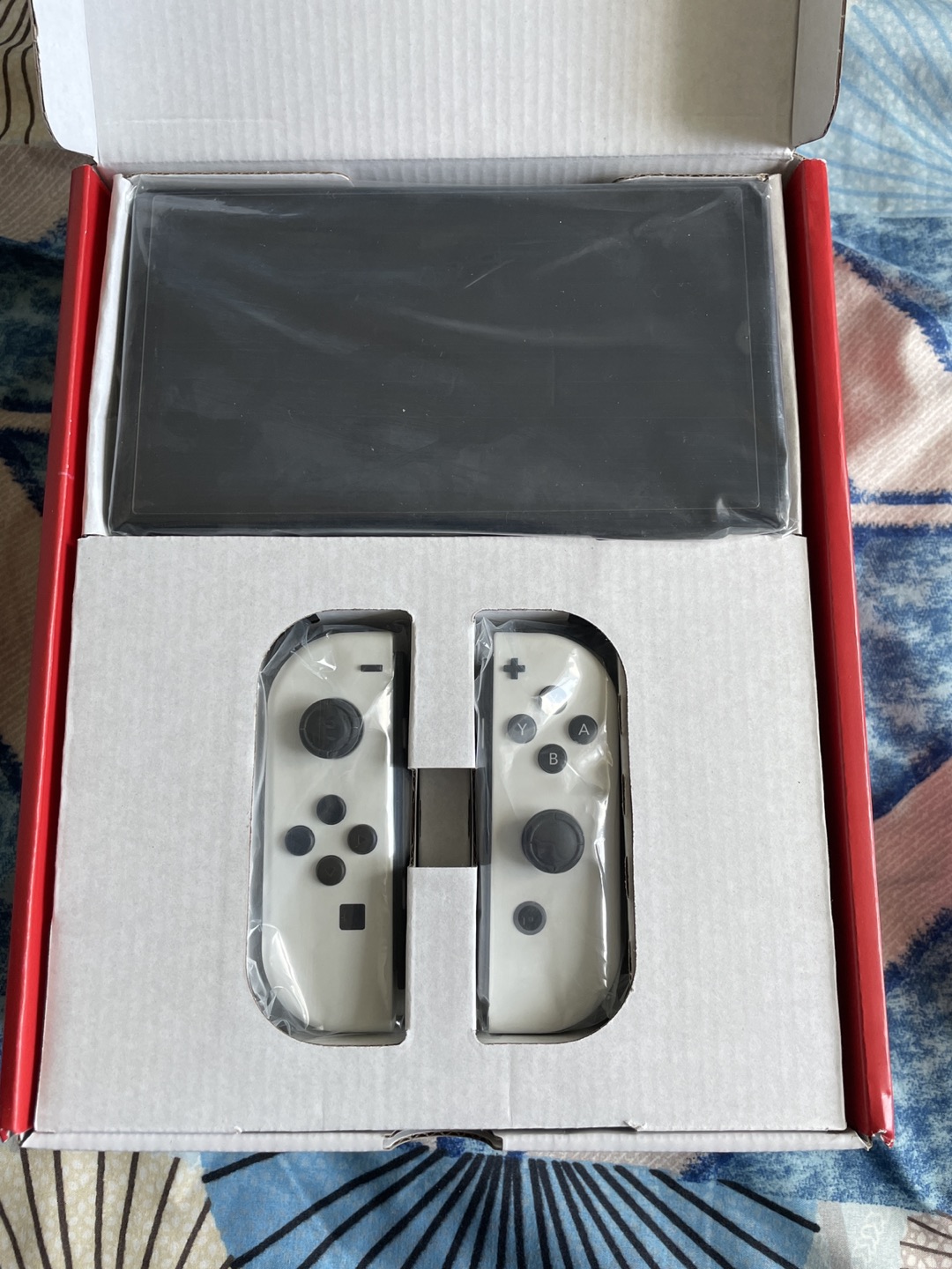 Nintendo Switch OLED - photo 2