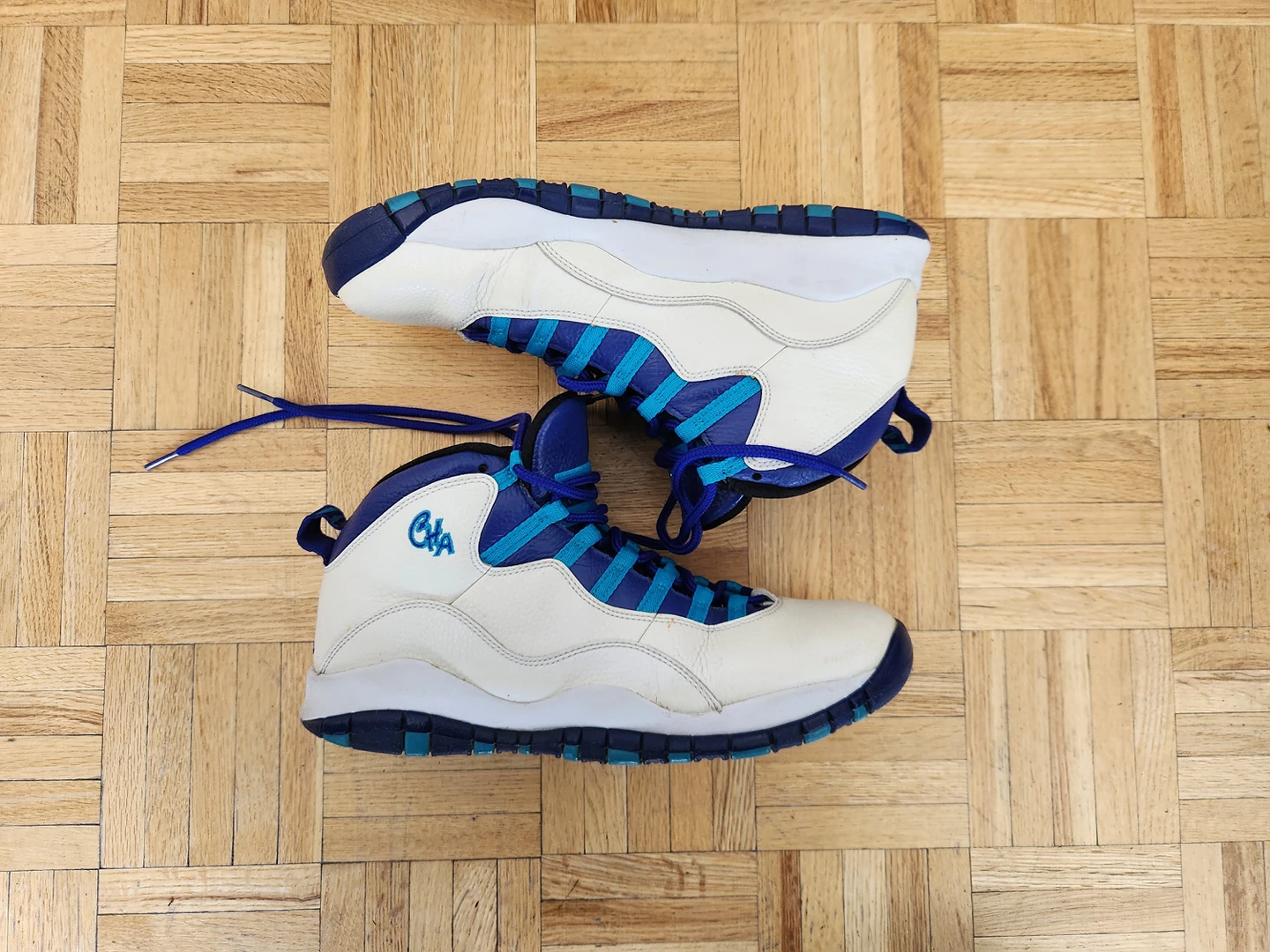 Jordan 10 Retro Charlotte (2016) - photo 2