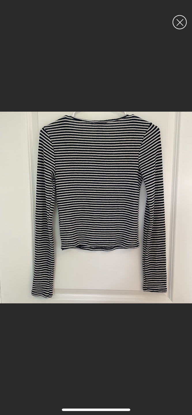 Striped Forever 21 top image indicator(3)