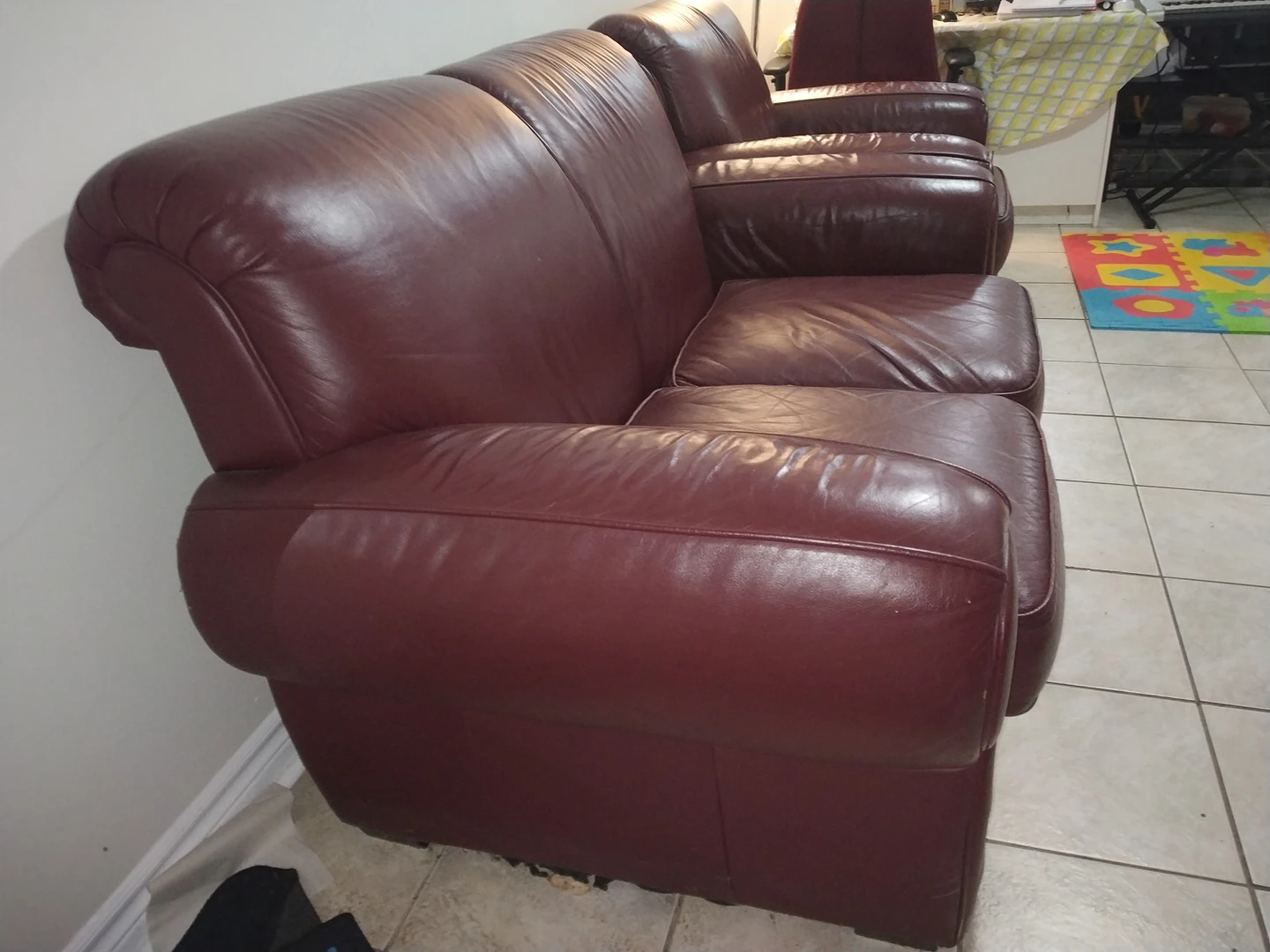 Maroon sofas made from genuine leather - photo 3