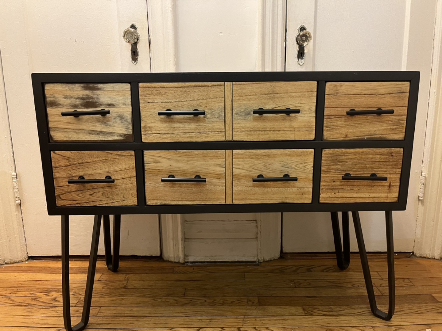 Console/ Entryway - photo 2