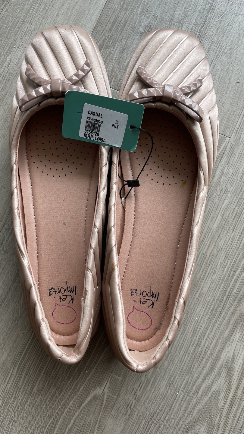 Women’s pink ballerina size 10