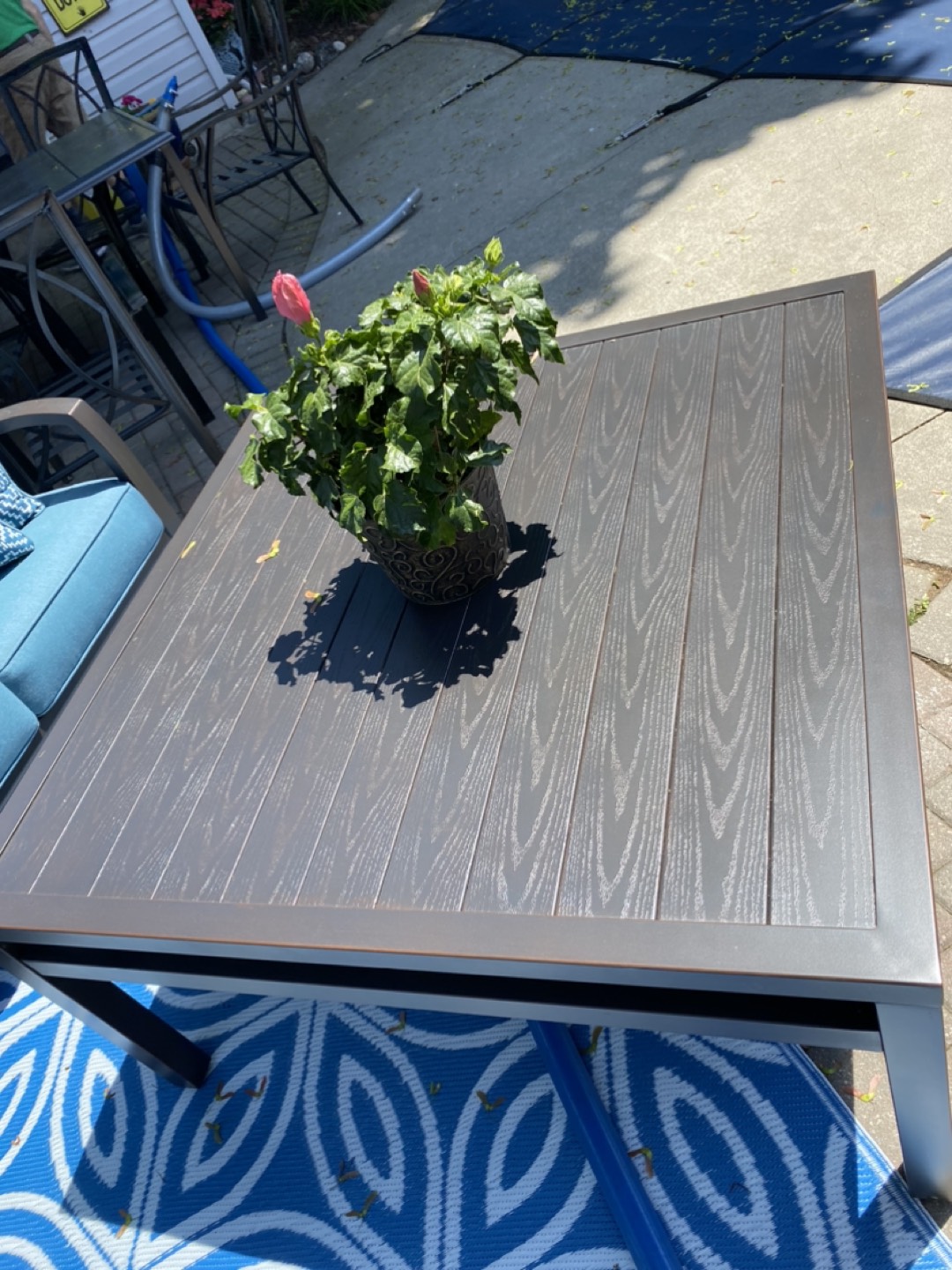 Patio table - photo 3