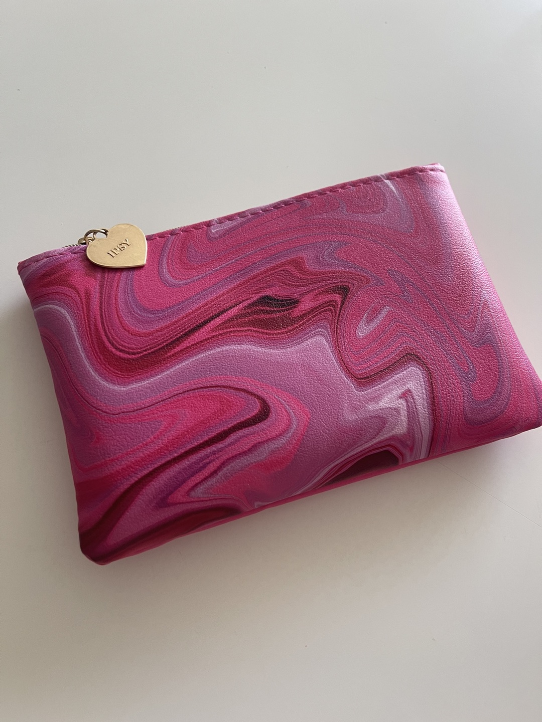 Free cosmetics bag thumbnail