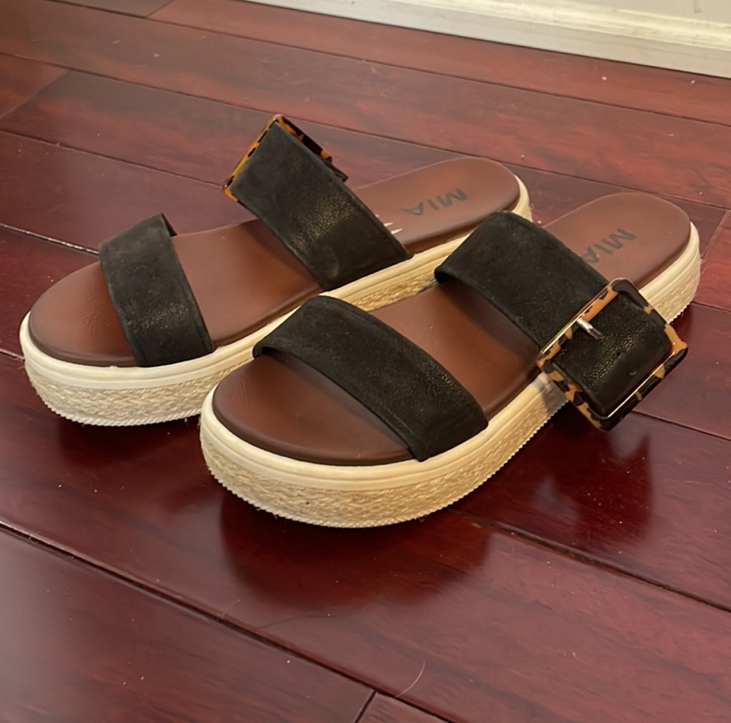 Sandals thumbnail