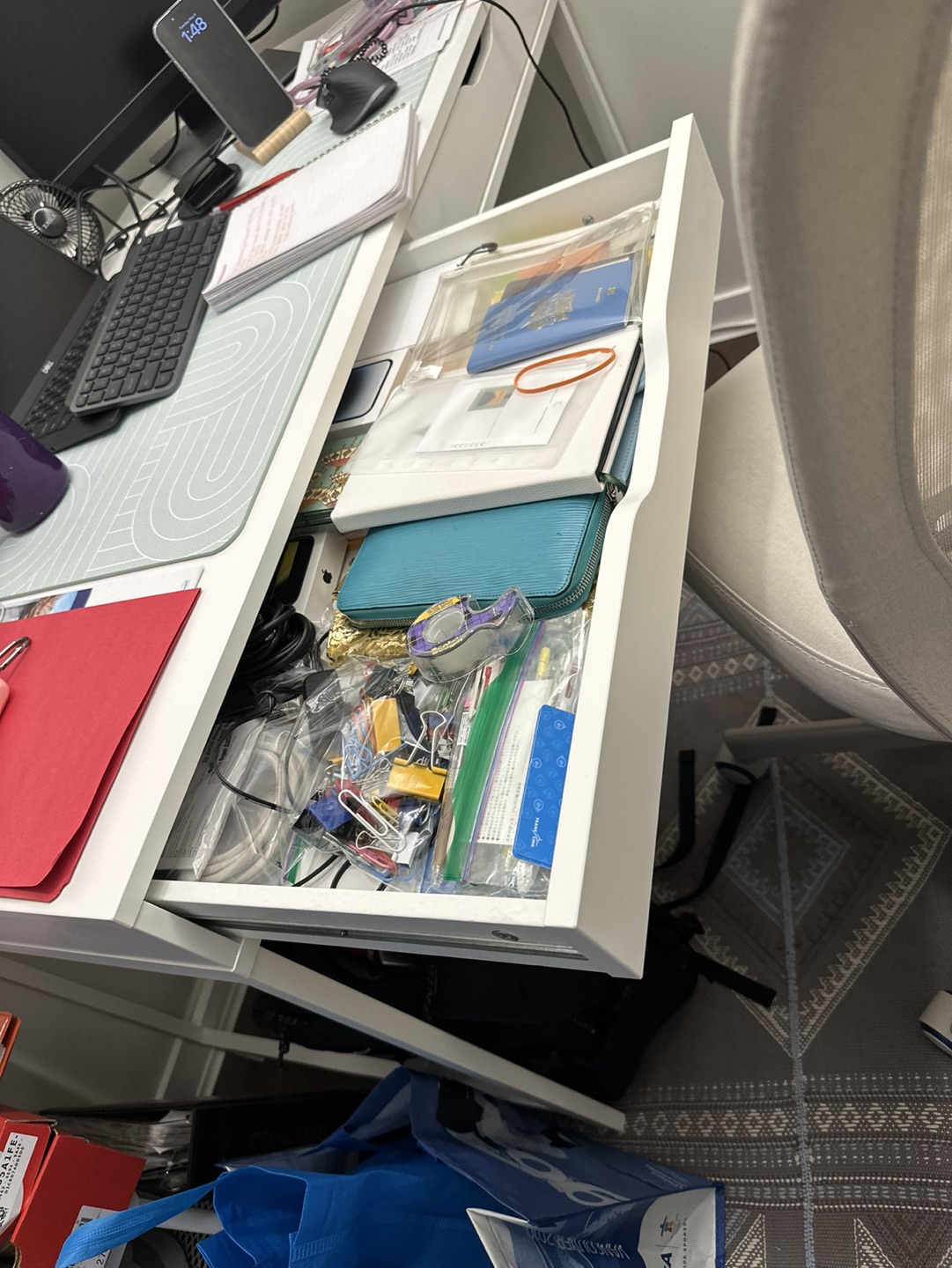 Office desk - photo 4