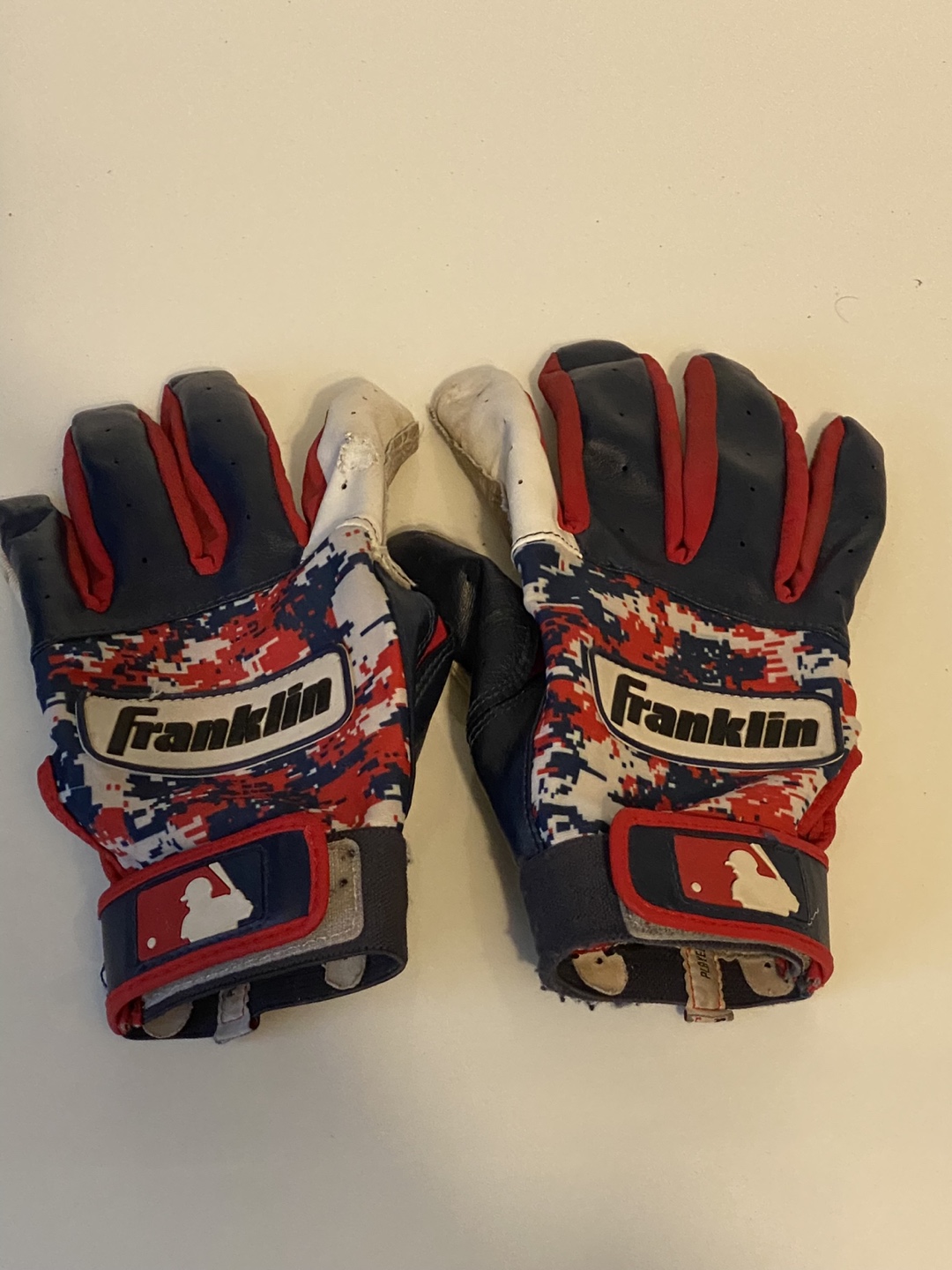 Franklin Sport Baseball Batting Gloves thumbnail