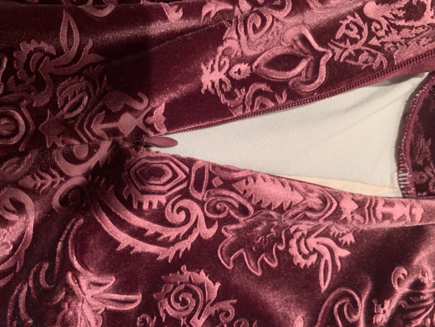 Sleeveless red velvet top image indicator(3)