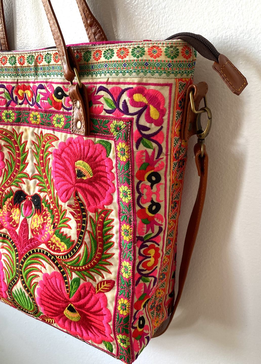 Hand made leather&embroidered beach tote bag from Thailand. image indicator(5)