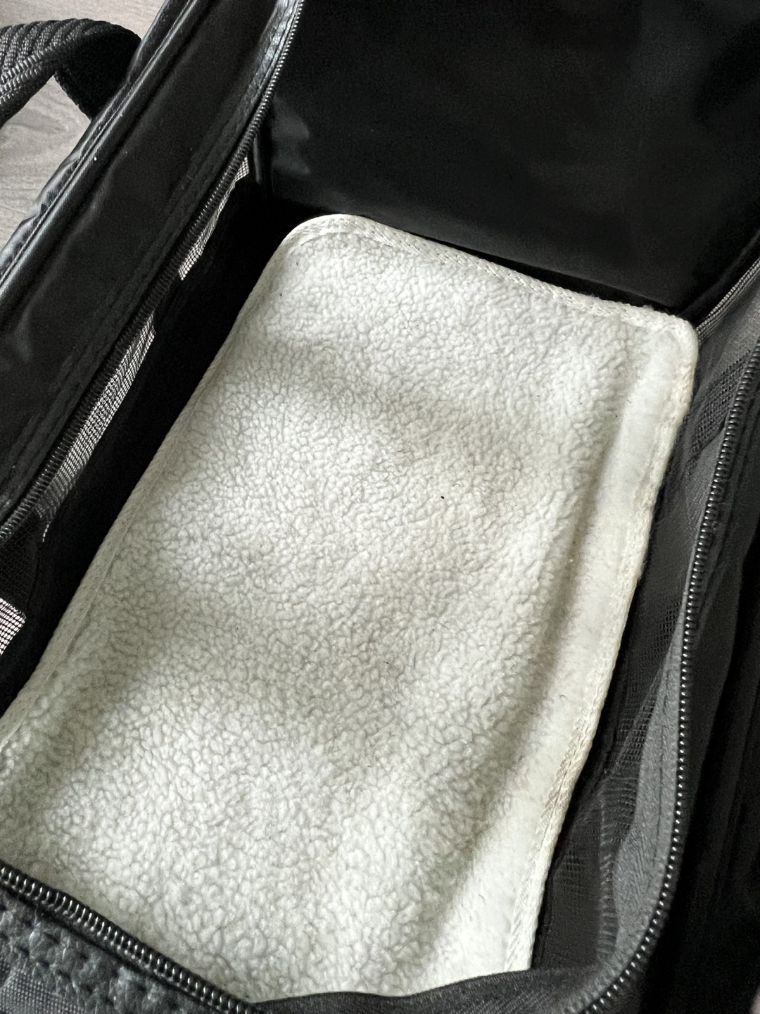 Almost New! Soft Pet Carrier - photo 5