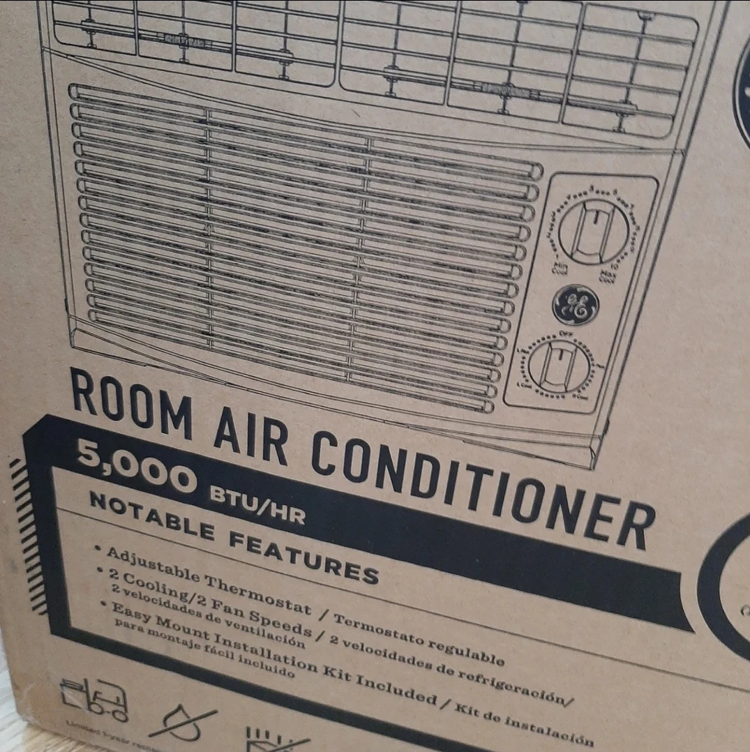 Like New GE 5000 BTU ROOM AIR CONDITIONER image indicator(9)