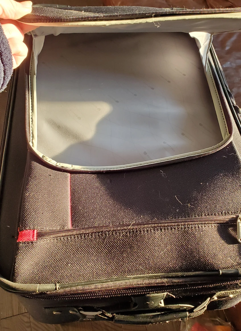 Delsey mid sized Two Wheeled Suitcase Soft Sided - photo 3