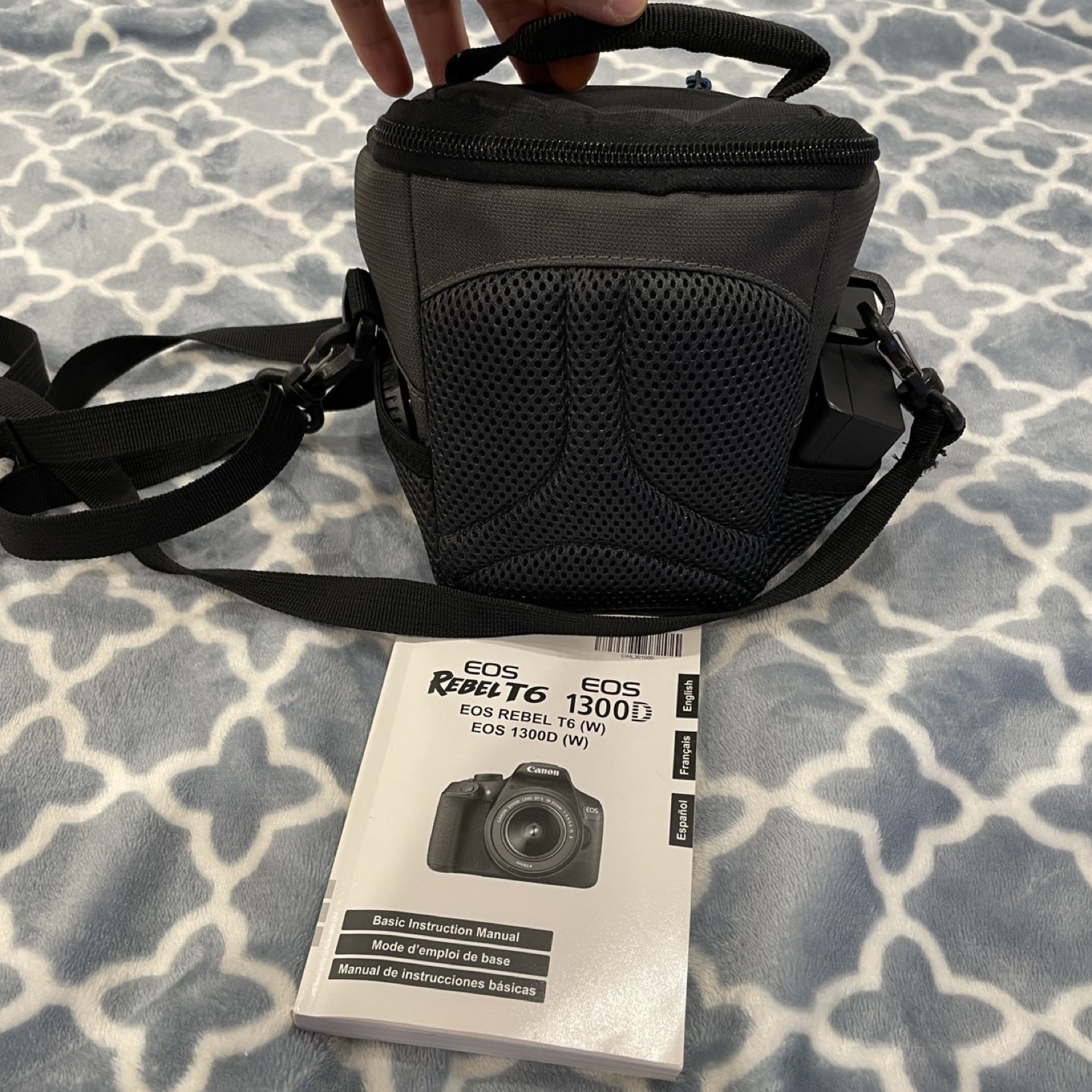 Canon EOS Rebel T6 with Protective Case and Extendible Tri-Pod - photo 5