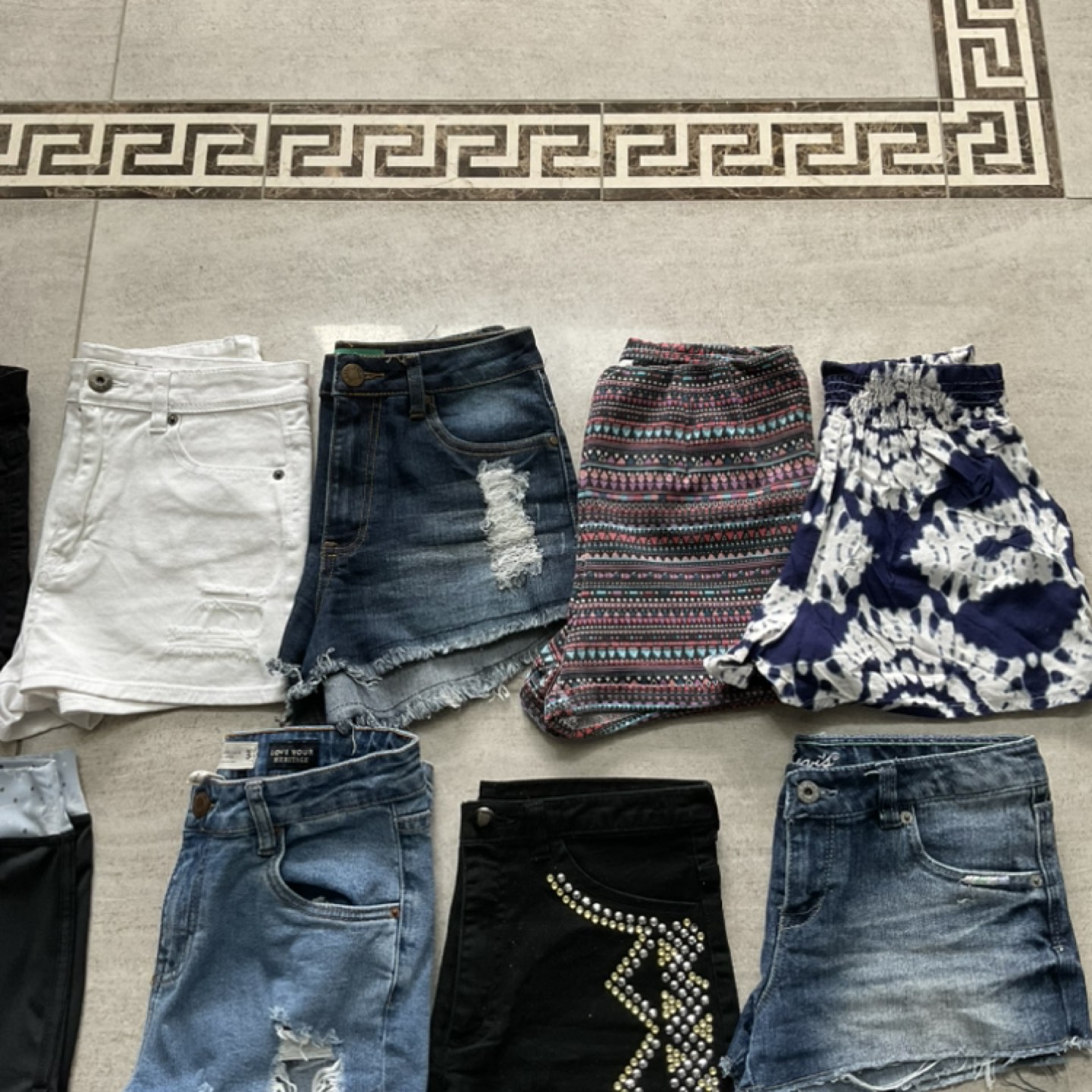 XS/S Summer Mixed Lot of 1️⃣7️⃣ pieces Women’s Shorts and Tops - photo 3