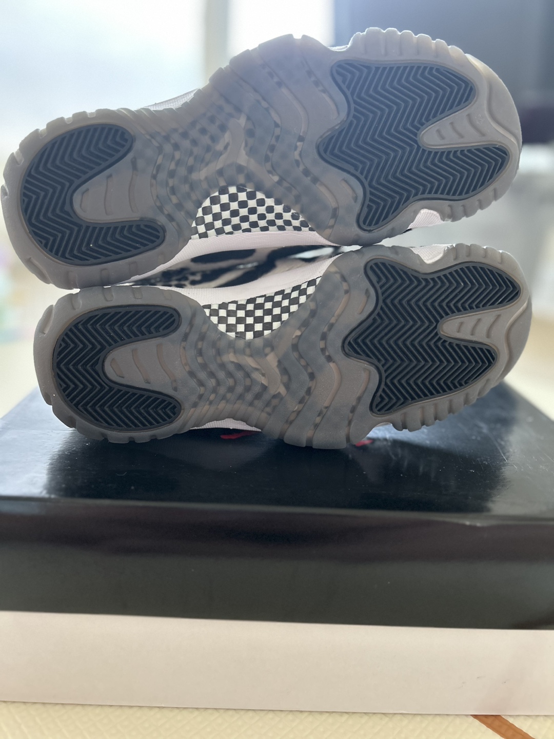 Air Jordan 11 Retro Animal Instinct Size US 7.5 image indicator(3)