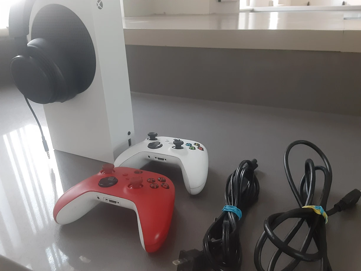 (BRAND NEW) Xbox Series S image indicator(2)