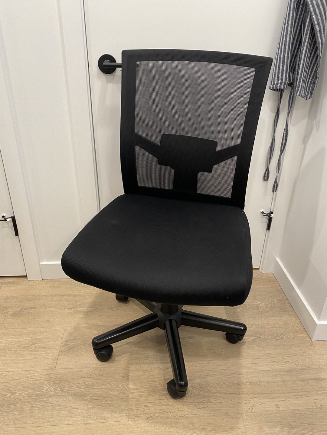 Staples Office Chair - photo 3