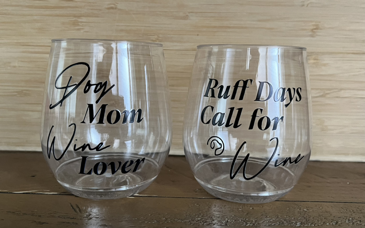 Dog mom wine glasses - plastic