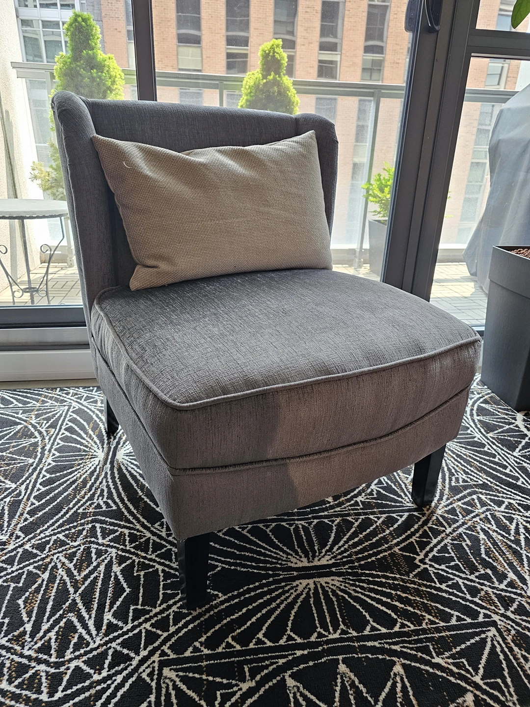 accent chair