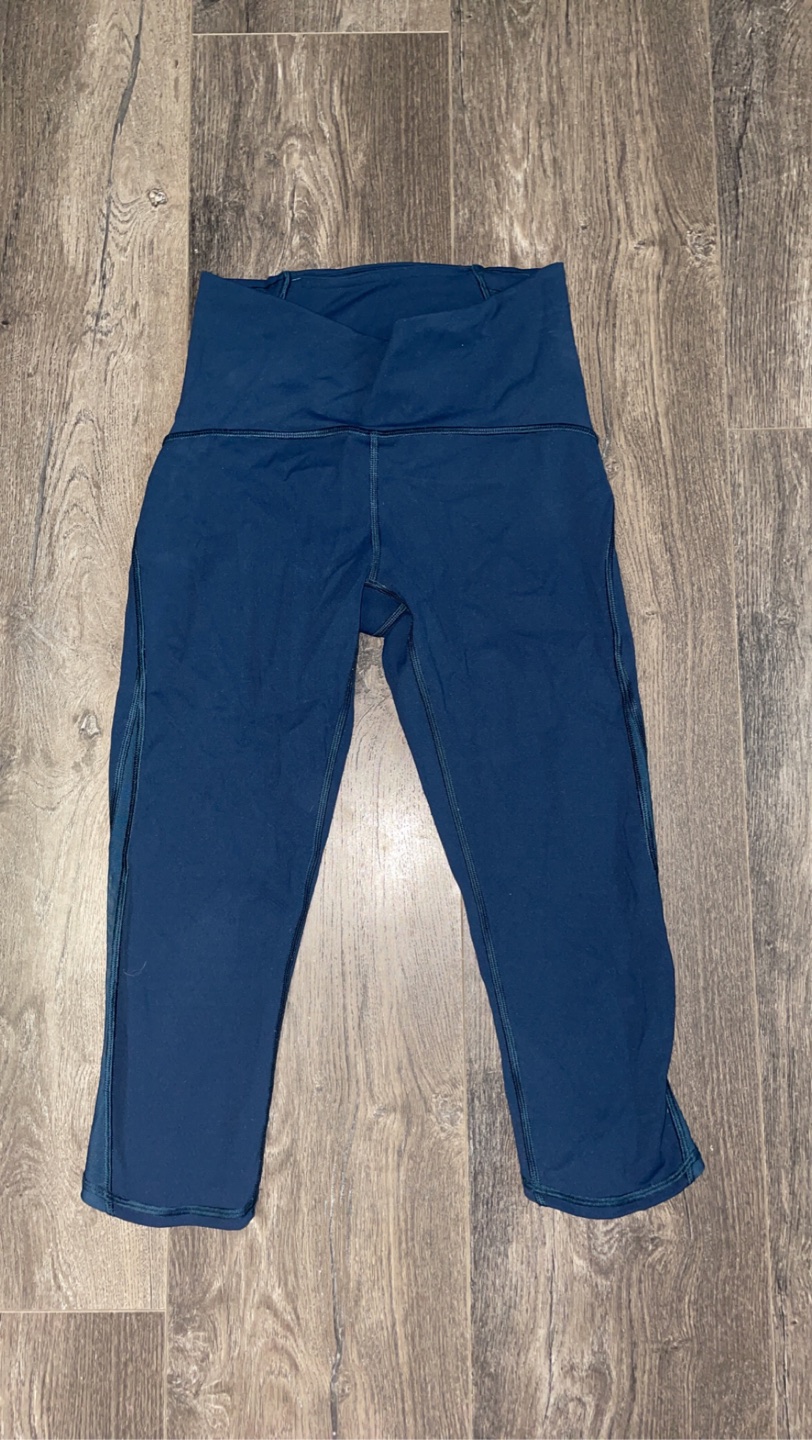 lululemon capris thumbnail