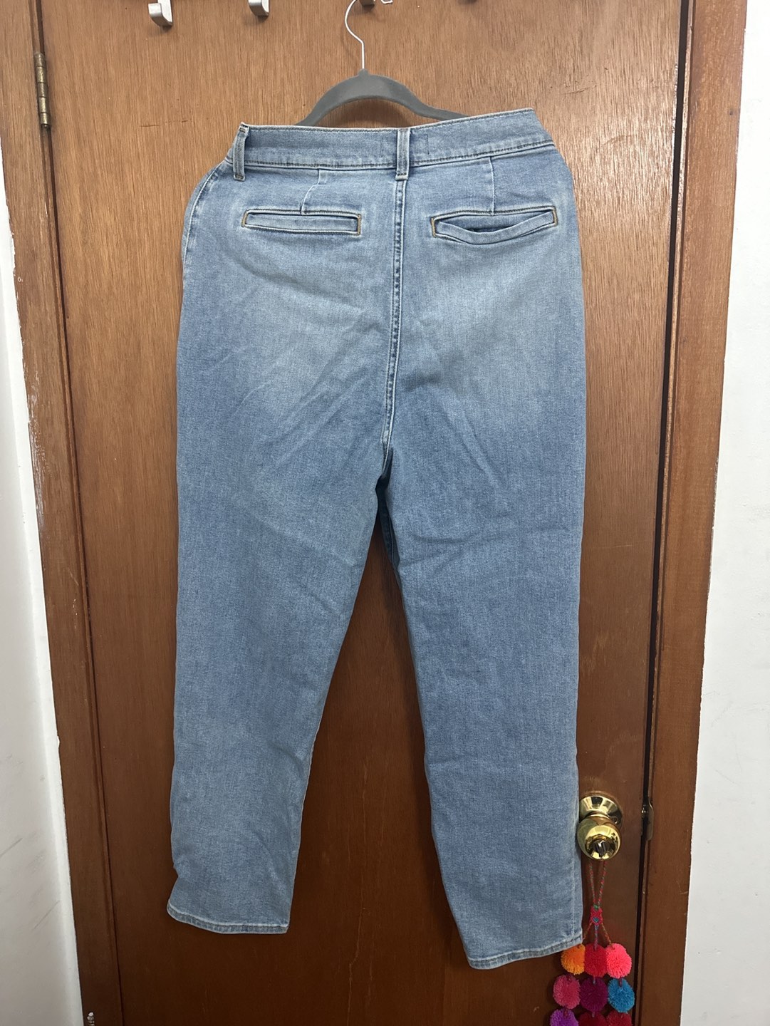 Abercrombie & Fitch A&F size: 28/6R ultra high rise mom jean - photo 2