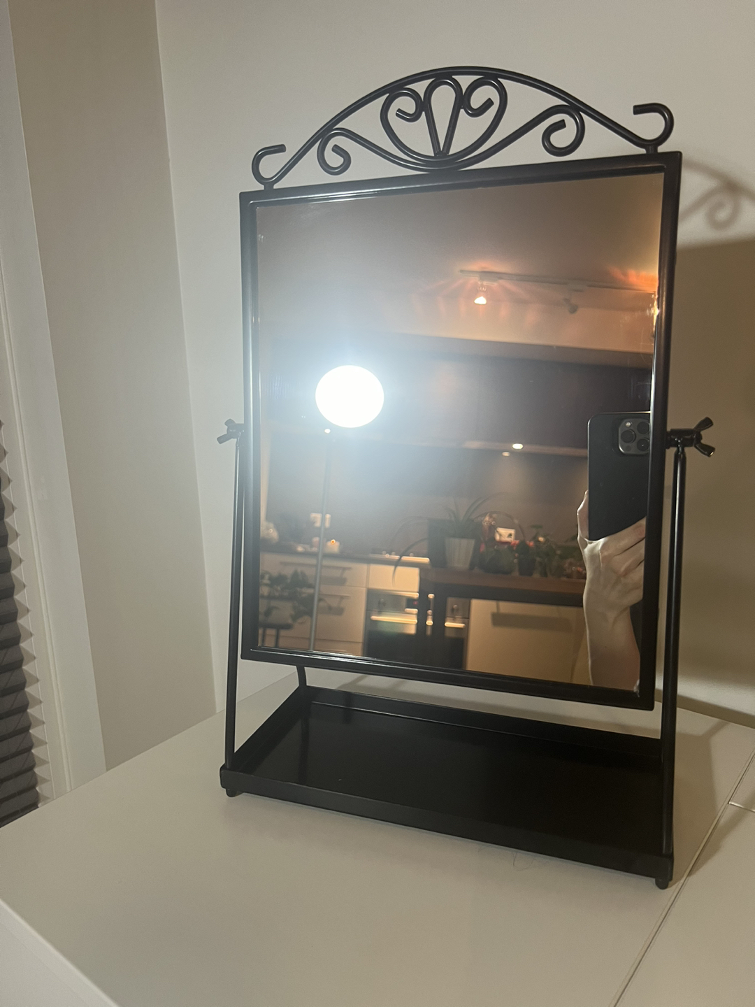 Table mirror thumbnail