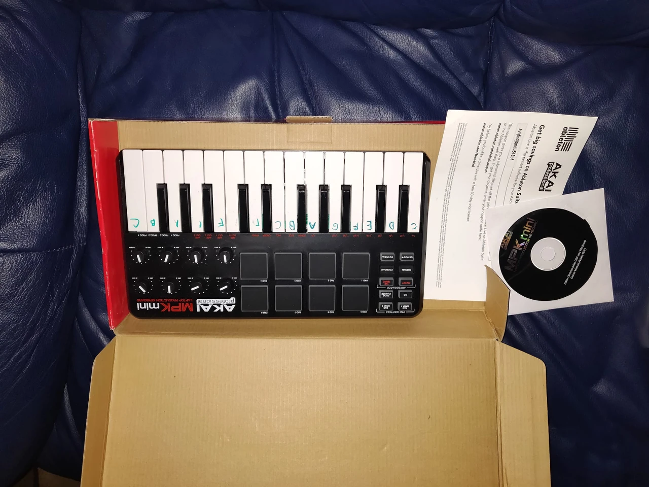 Midi keyboard Akai APK mini - photo 3