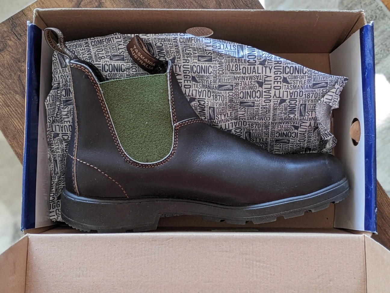 Blundstone Boots Stout Brown with Green 519s - Brand New image indicator(5)