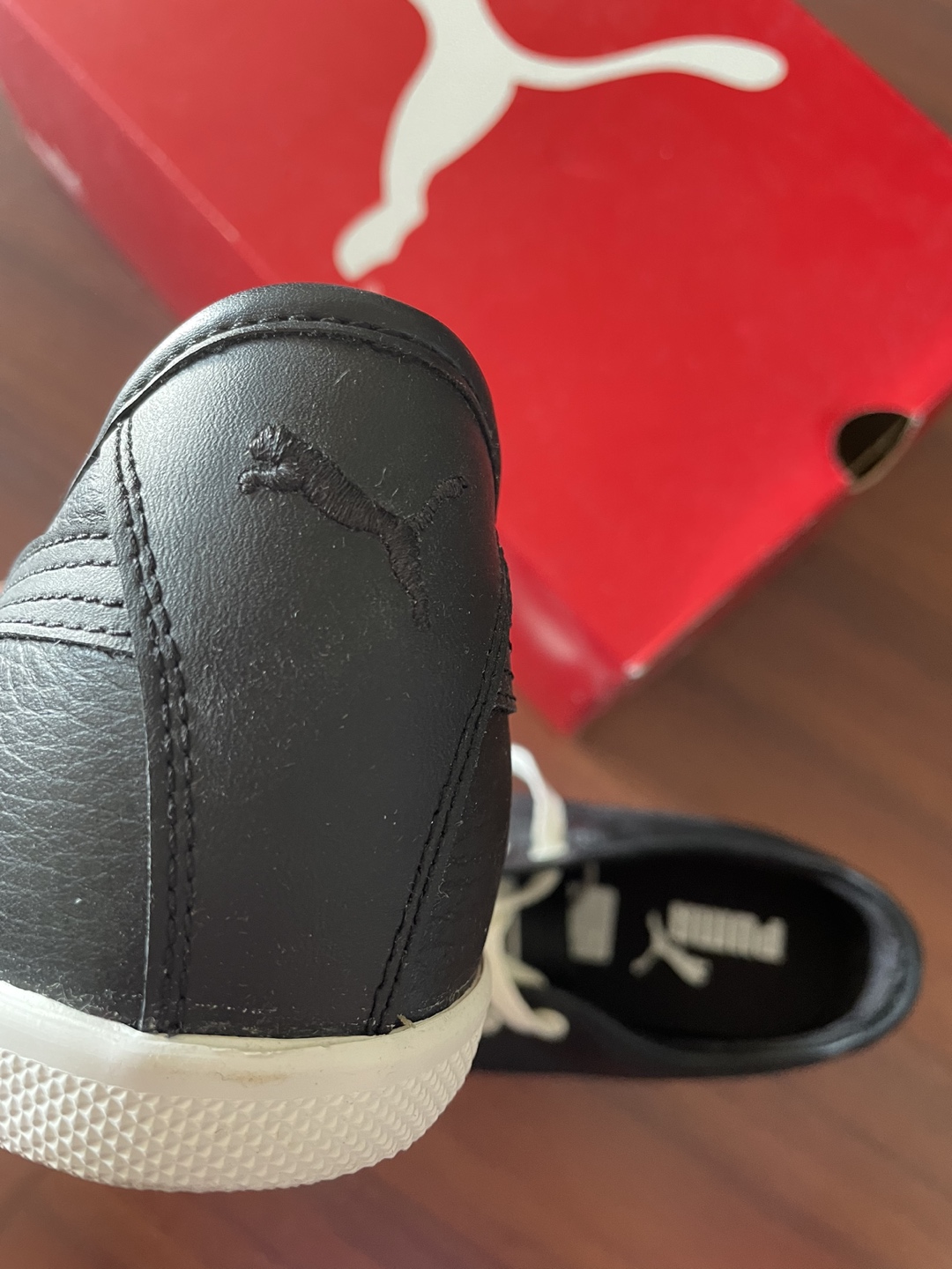 Brand new Puma leather sneakers image indicator(3)