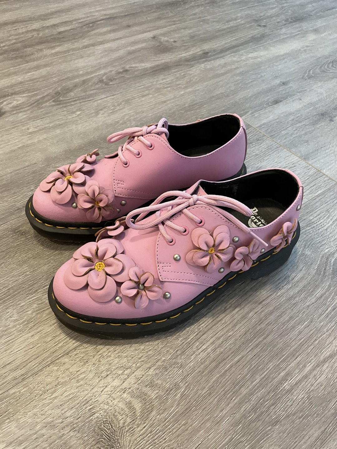 Dr Martins Oxford lace ups US6 thumbnail