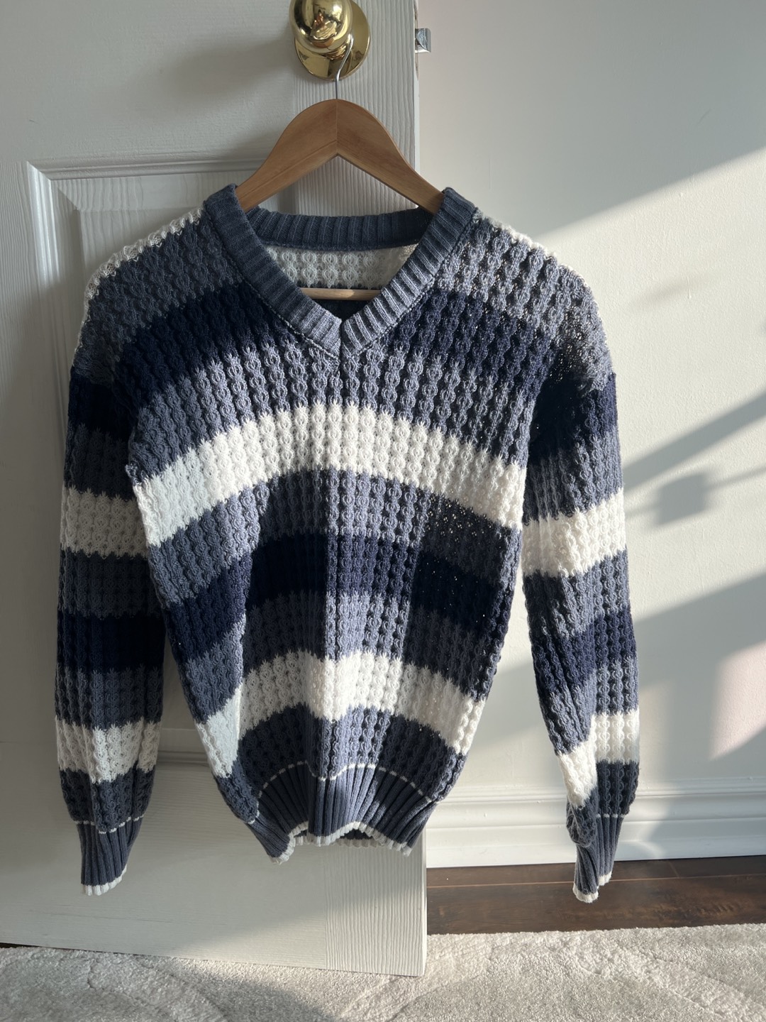 Men’s t-shirt, knitted long sleeve shirts, sweater and hoodie - photo 2