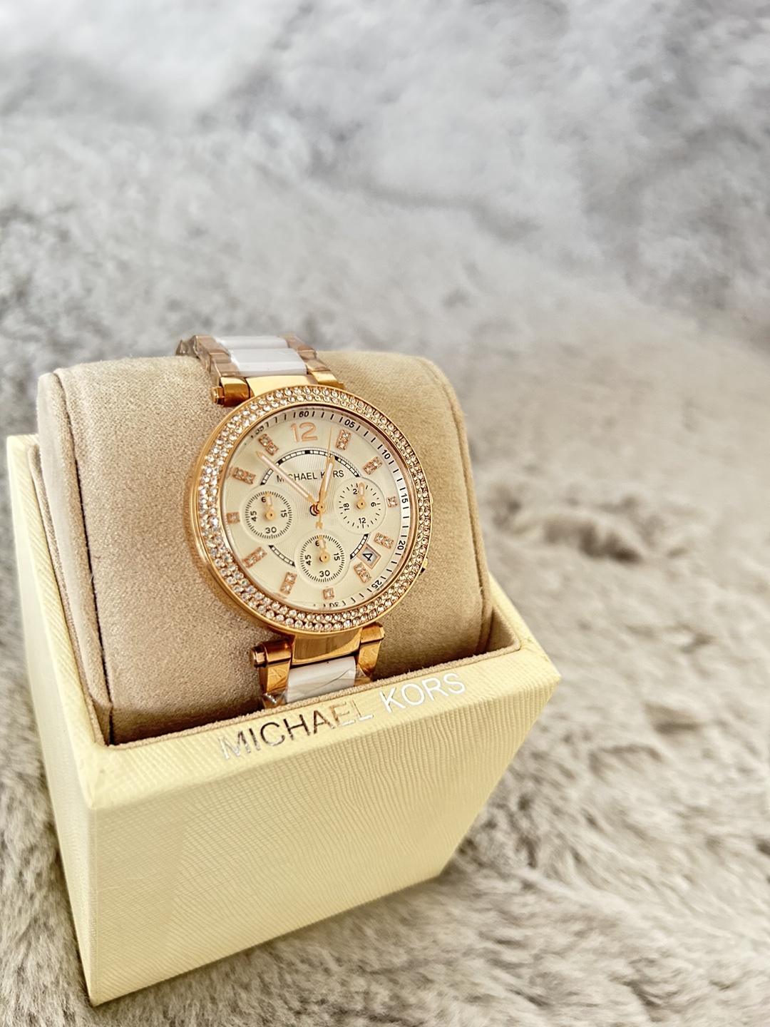 Micheal Kors Watch - photo 3