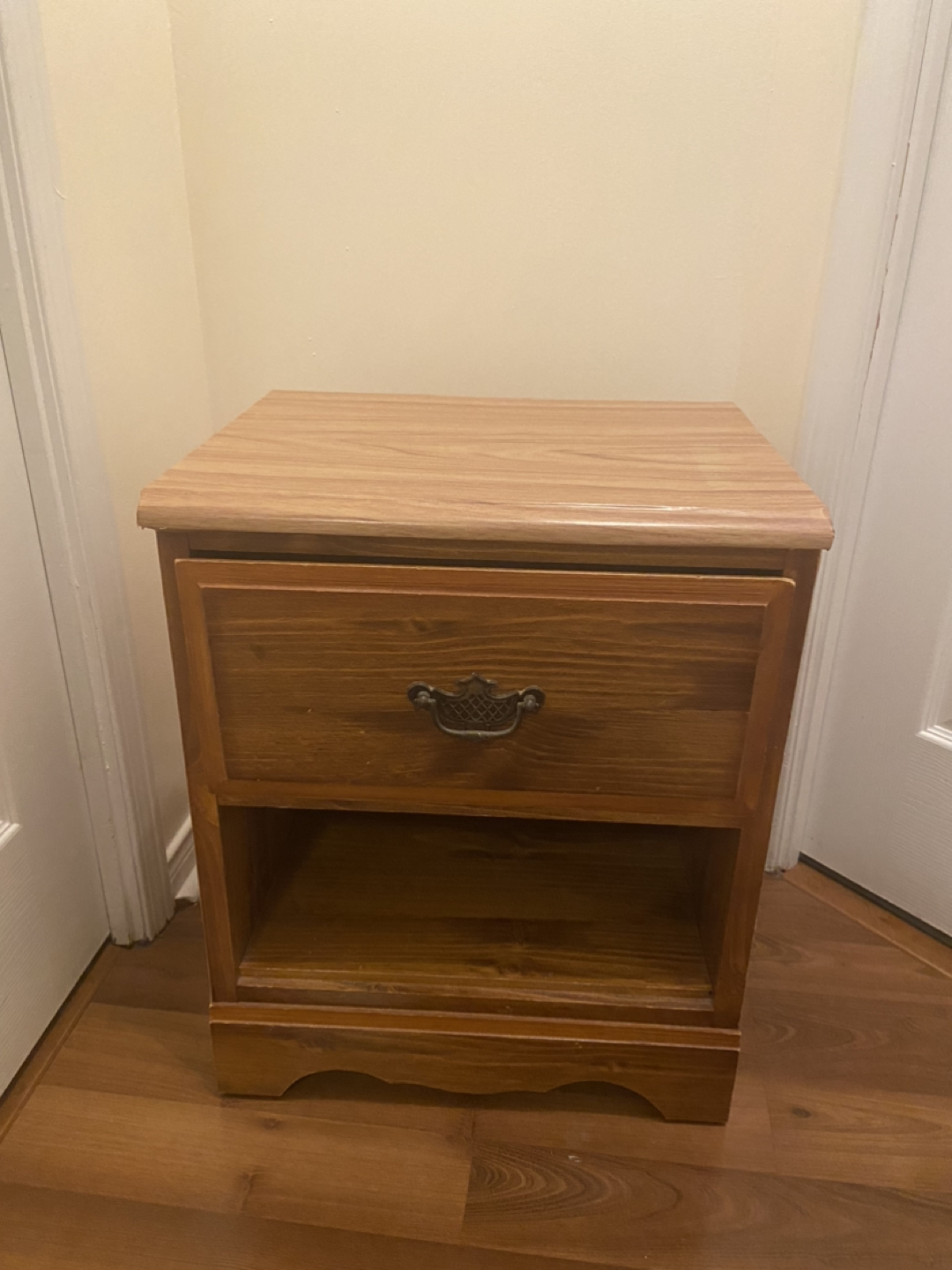 Vintage nightstand 🌱