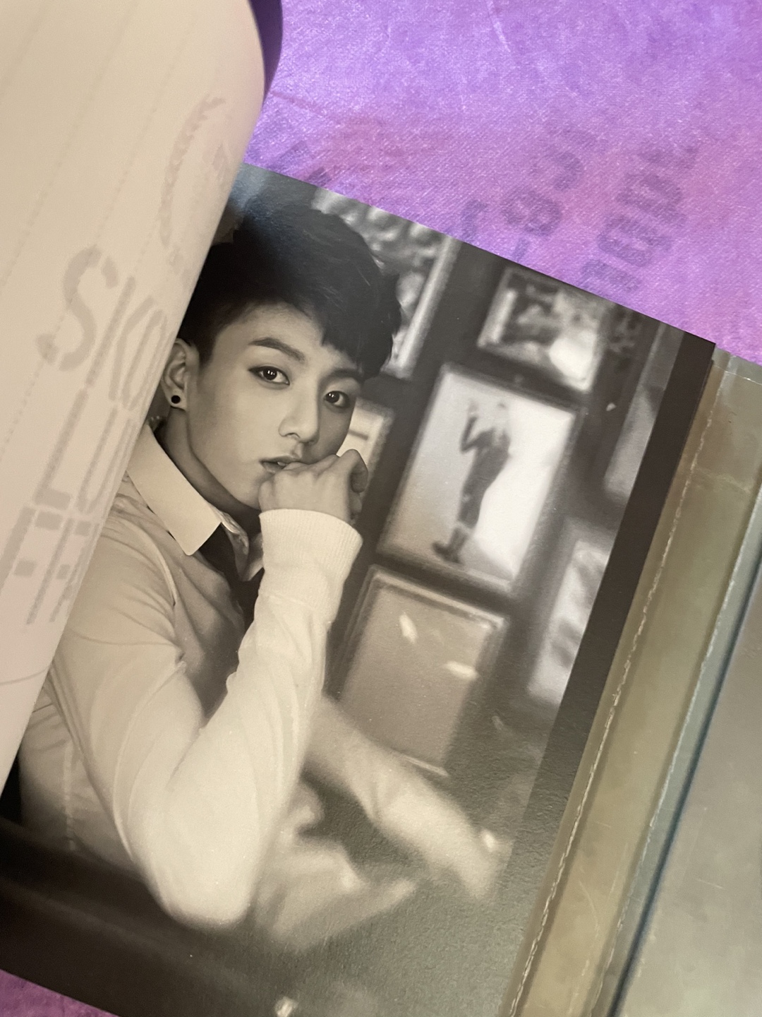 BTS OFFICIAL Album + Photo-cards included + Free photo stand - photo 4