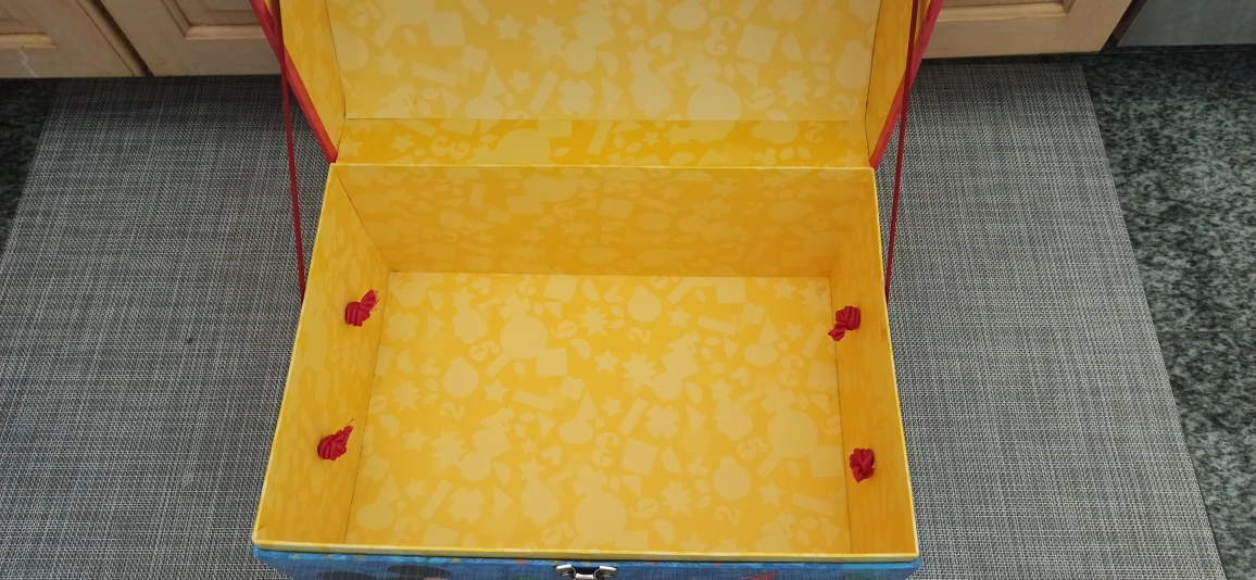 Mickey Mouse storage box like new - photo 2