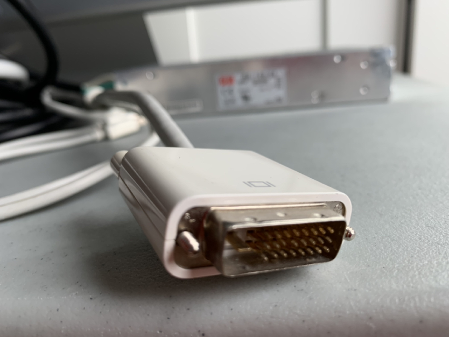 30” Apple Cinema Display A1083 image indicator(2)